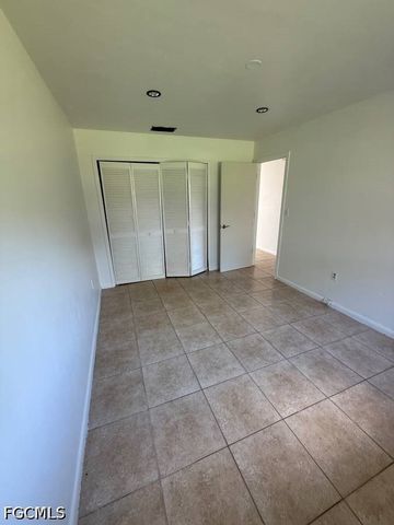 537 SE 6th PL B, Cape Coral, FL 33990
