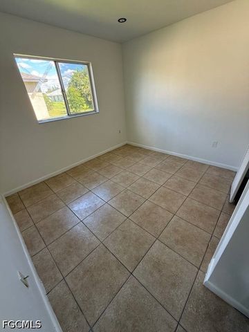 537 SE 6th PL B, Cape Coral, FL 33990