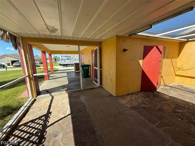 537 SE 6th PL B, Cape Coral, FL 33990