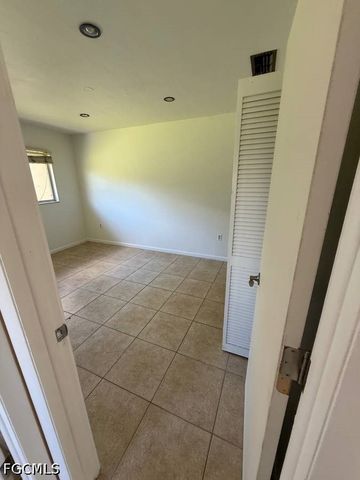 537 SE 6th PL B, Cape Coral, FL 33990