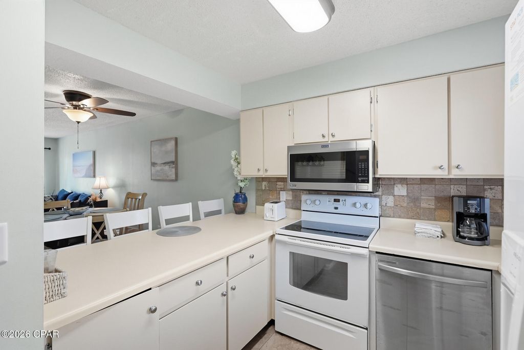Image 10 of property listing at 17620 Front Beach Road T1, Panama City Beach, FL 32413
