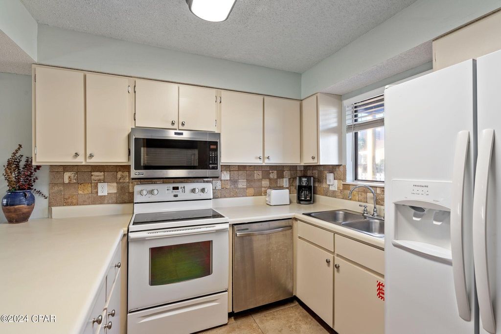Image 6 of property listing at 17620 Front Beach Road T1, Panama City Beach, FL 32413