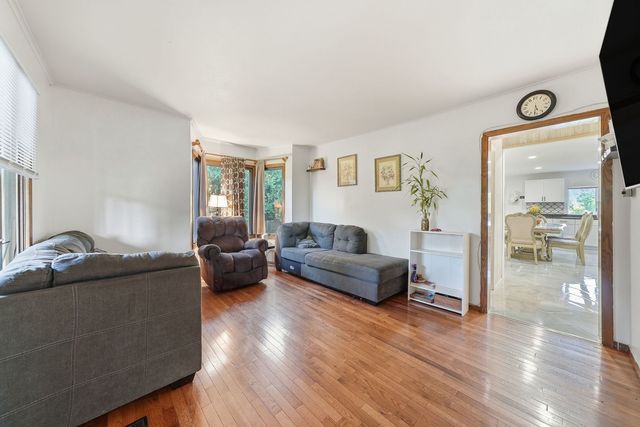 2007 34th Street, Zion, IL 60099
