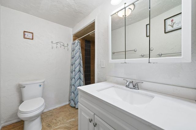 2007 34th Street, Zion, IL 60099