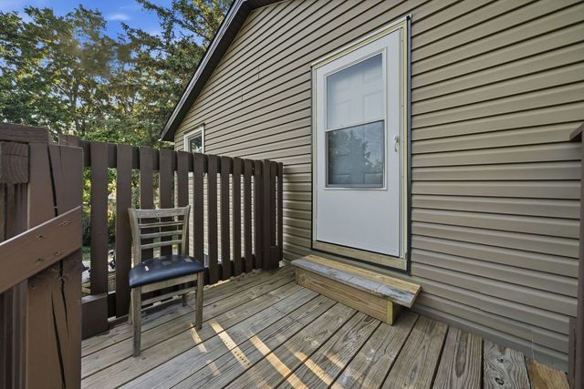 2007 34th Street, Zion, IL 60099