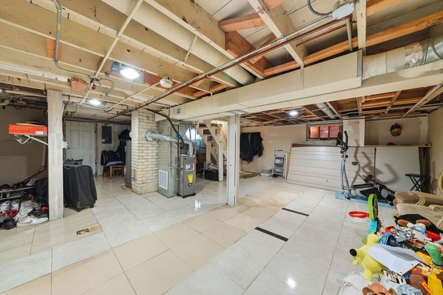 2007 34th Street, Zion, IL 60099