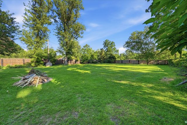 2007 34th Street, Zion, IL 60099