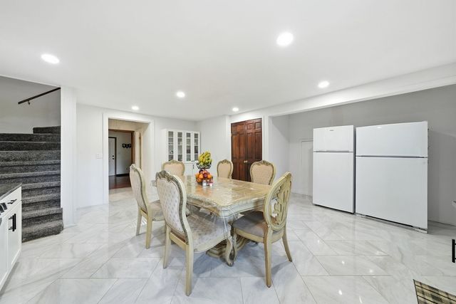 2007 34th Street, Zion, IL 60099