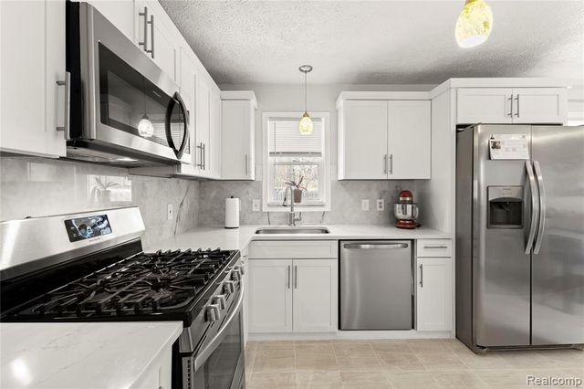 21670 Hancock Street, Farmington, MI 48336