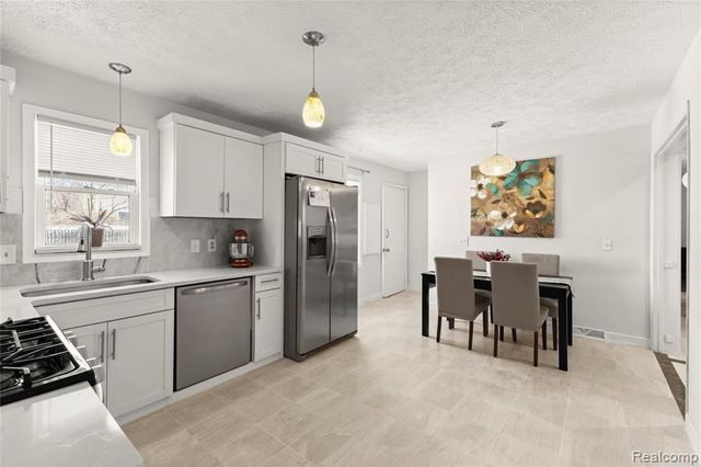 21670 Hancock Street, Farmington, MI 48336