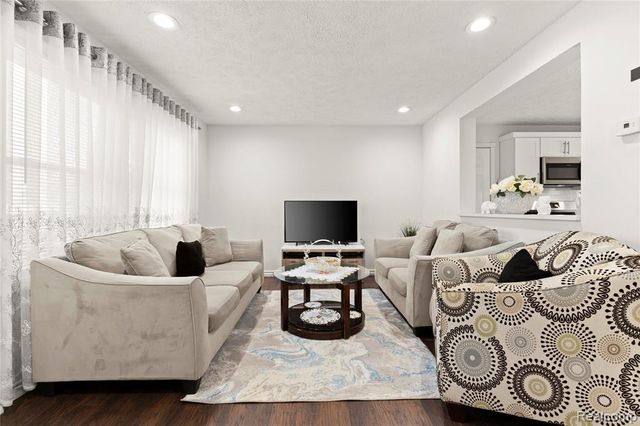 21670 Hancock Street, Farmington, MI 48336