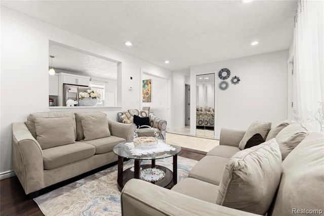 21670 Hancock Street, Farmington, MI 48336