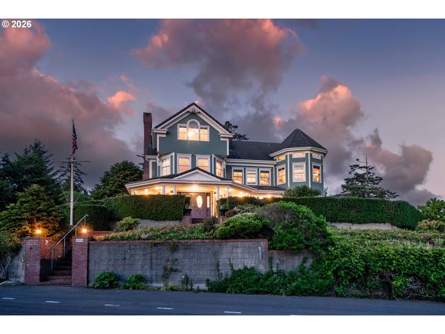 930 Nw HIGHLAND Dr, Waldport, OR 97394