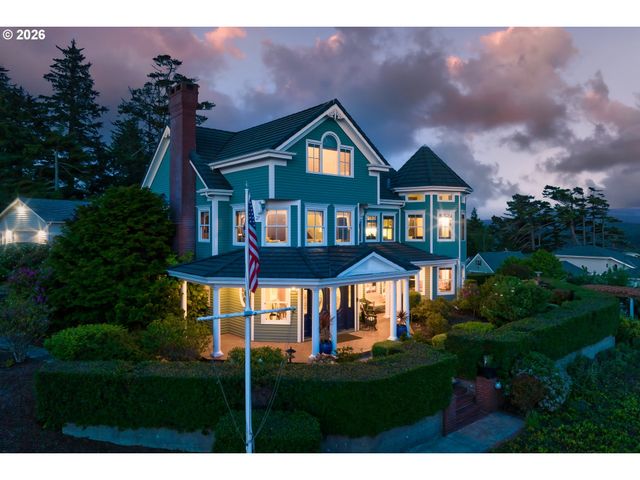 930 Nw HIGHLAND Dr, Waldport, OR 97394