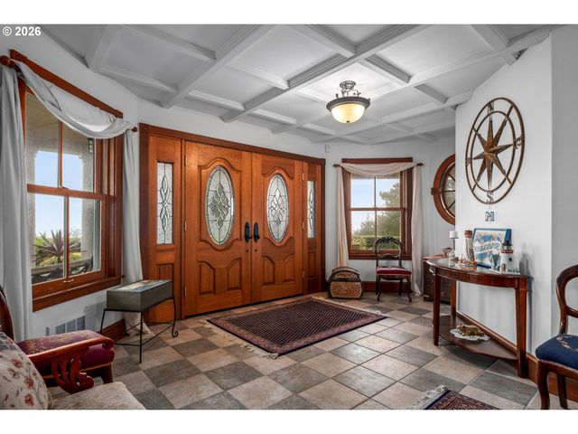 930 Nw HIGHLAND Dr, Waldport, OR 97394