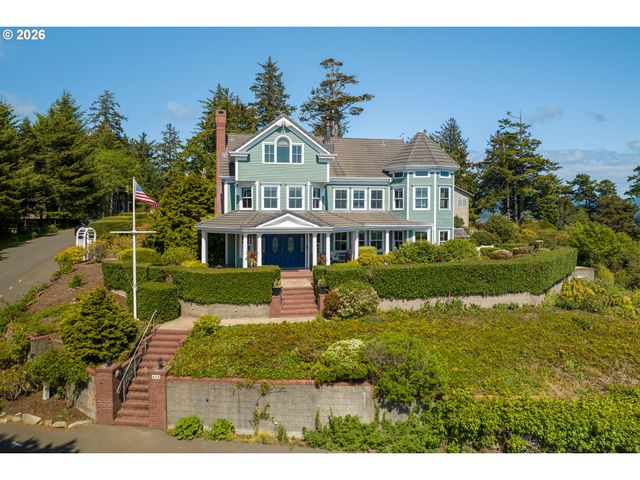 930 Nw HIGHLAND Dr, Waldport, OR 97394