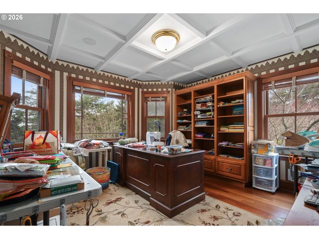 930 Nw HIGHLAND Dr, Waldport, OR 97394