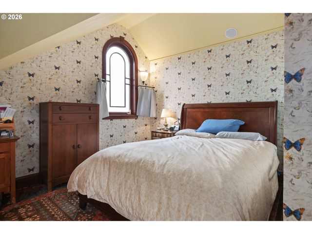 930 Nw HIGHLAND Dr, Waldport, OR 97394