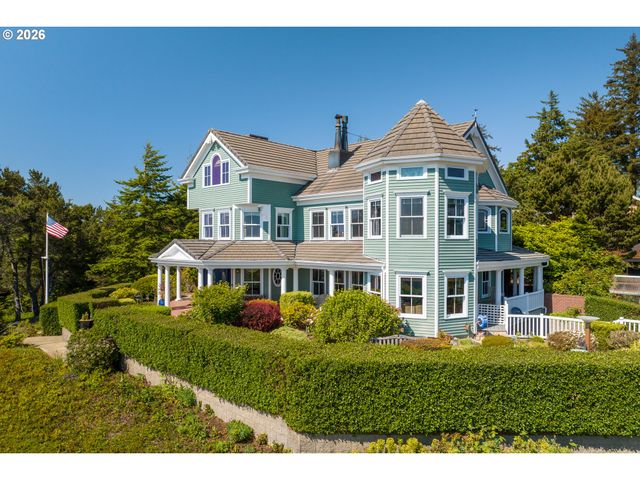 930 Nw HIGHLAND Dr, Waldport, OR 97394