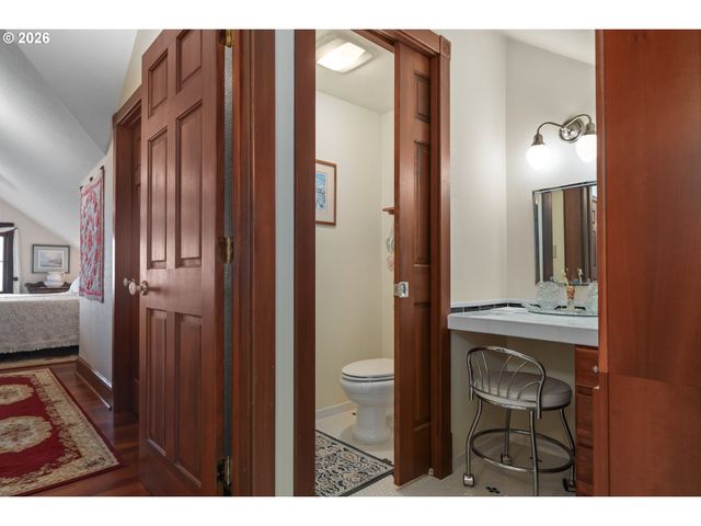 930 Nw HIGHLAND Dr, Waldport, OR 97394