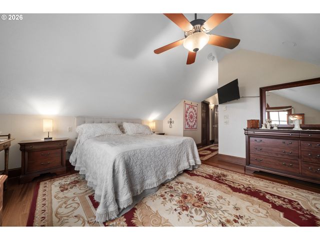 930 Nw HIGHLAND Dr, Waldport, OR 97394