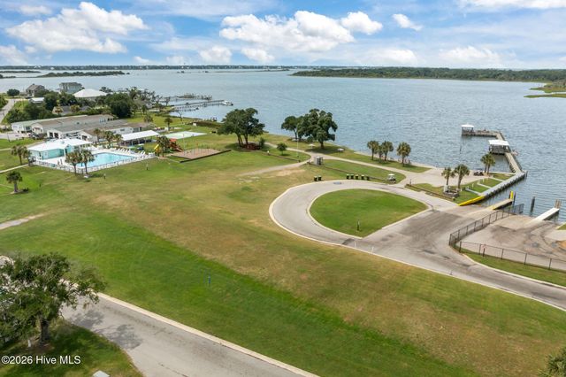 405 Snow Goose Lane, Newport, NC 28570