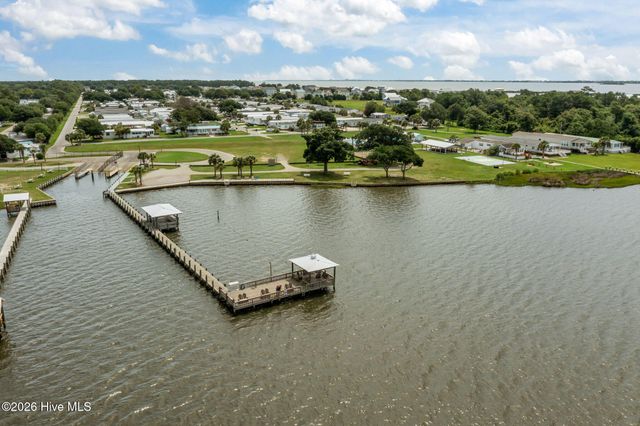 405 Snow Goose Lane, Newport, NC 28570