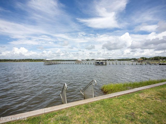 405 Snow Goose Lane, Newport, NC 28570