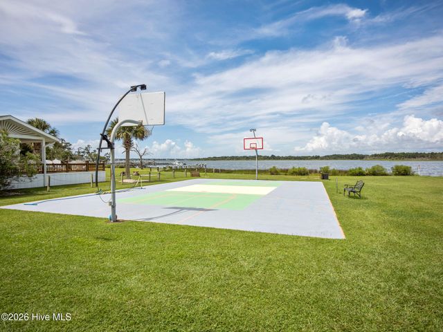 405 Snow Goose Lane, Newport, NC 28570