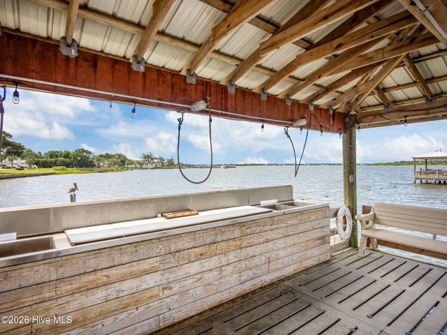 405 Snow Goose Lane, Newport, NC 28570