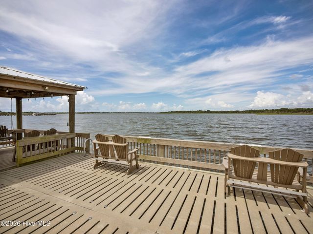 405 Snow Goose Lane, Newport, NC 28570