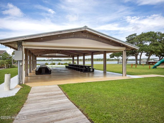 405 Snow Goose Lane, Newport, NC 28570