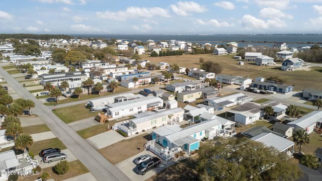 405 Snow Goose Lane, Newport, NC 28570