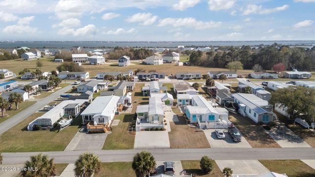 405 Snow Goose Lane, Newport, NC 28570