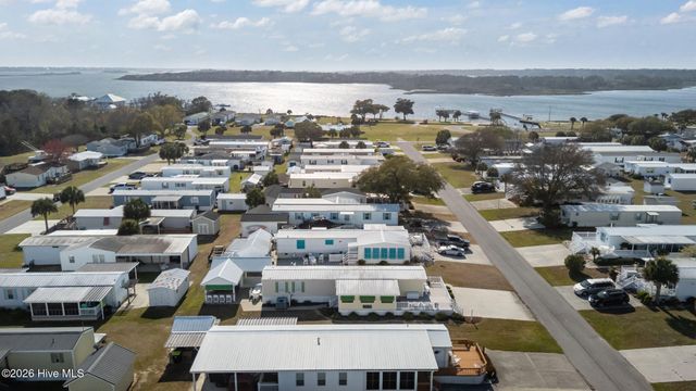 405 Snow Goose Lane, Newport, NC 28570