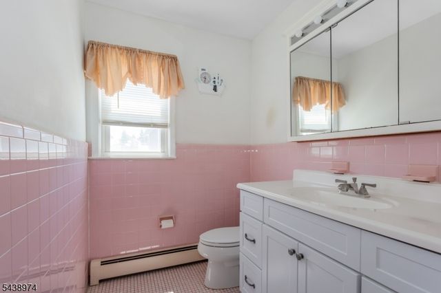 164 Page St, Elmwood Park Boro, NJ 07407