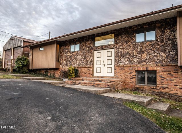 316 West Shawnee Avenue, Big Stone Gap, VA 24219