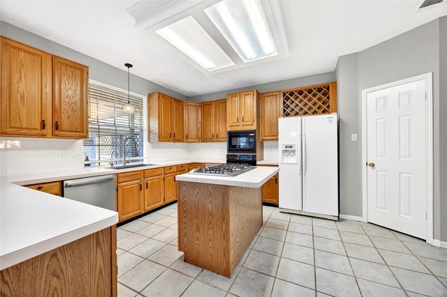 10615 Vandercroft Court, Houston, TX 77070