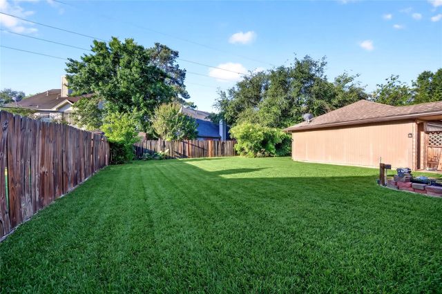 10615 Vandercroft Court, Houston, TX 77070