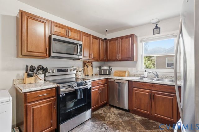 405 S Oak Ave, Highland Springs, VA 23075