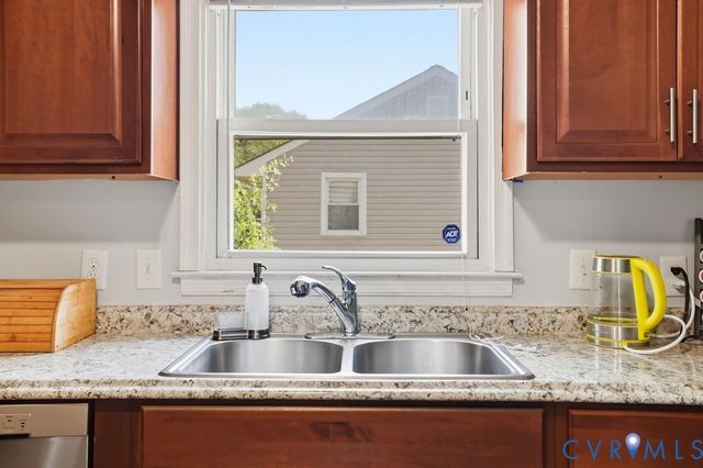 405 S Oak Ave, Highland Springs, VA 23075