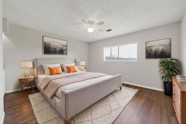 9906 Rocky Hollow Road, La Porte, TX 77571