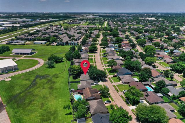 9906 Rocky Hollow Road, La Porte, TX 77571