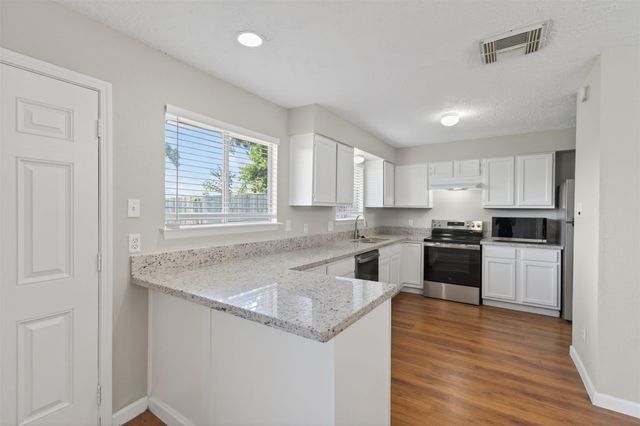 9906 Rocky Hollow Road, La Porte, TX 77571