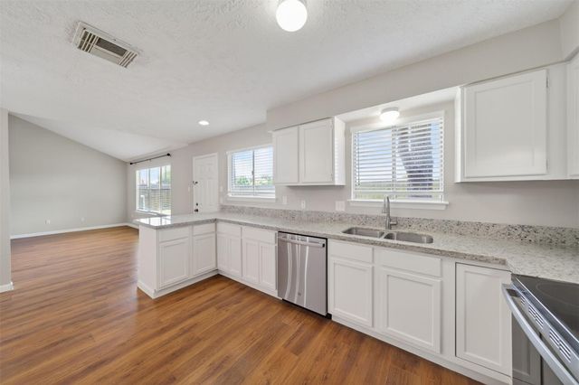 9906 Rocky Hollow Road, La Porte, TX 77571