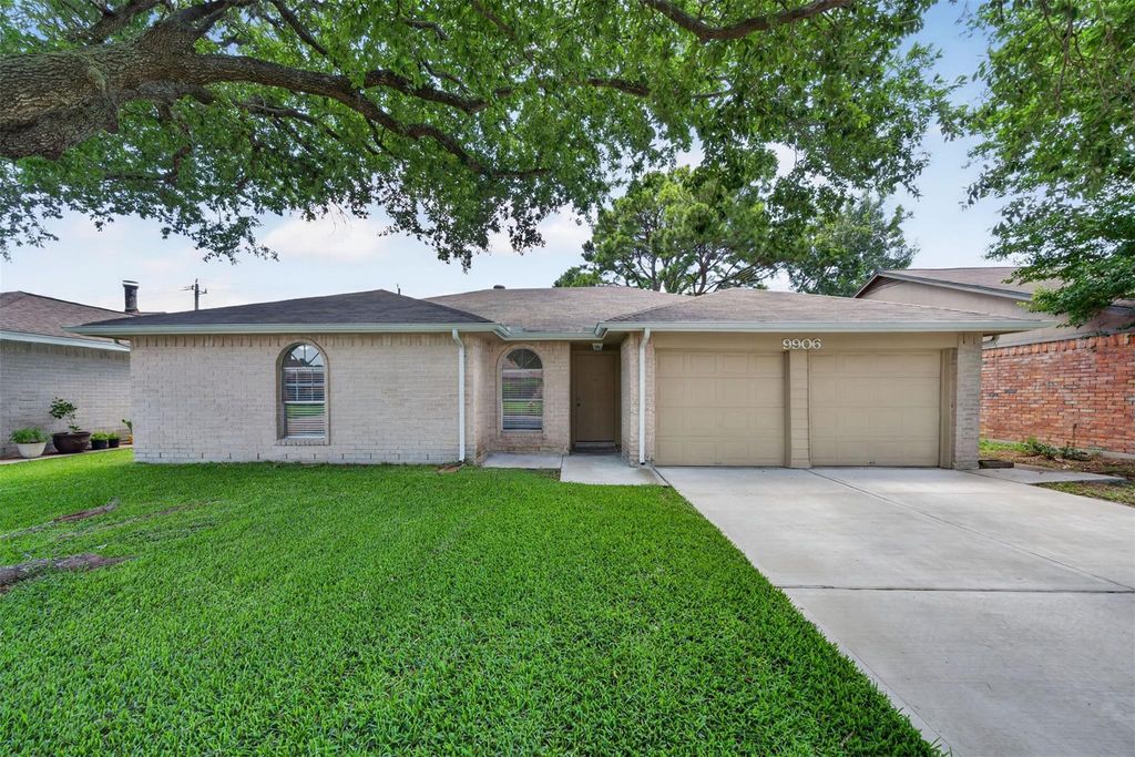 9906 Rocky Hollow Road, La Porte, TX 77571