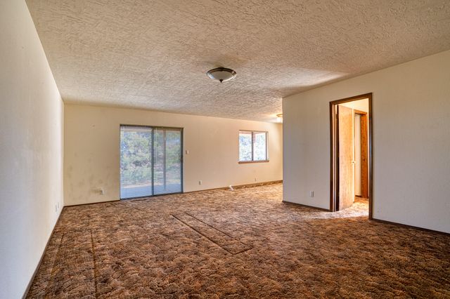 35 Sumption Road, Sandia Park, NM 87047