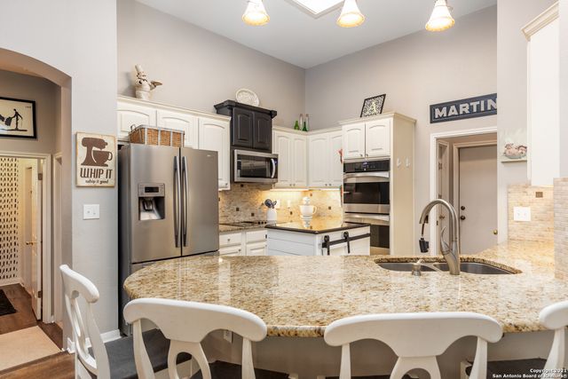 28902 CHARTWELL LN, Fair Oaks Ranch, TX 78015