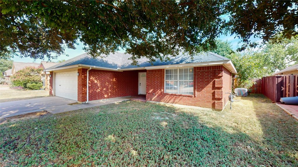 1402 Calais Court, Euless, TX 76040 — photo 2