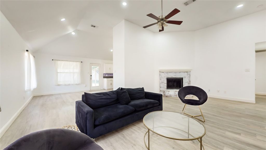 1402 Calais Court, Euless, TX 76040 — photo 5